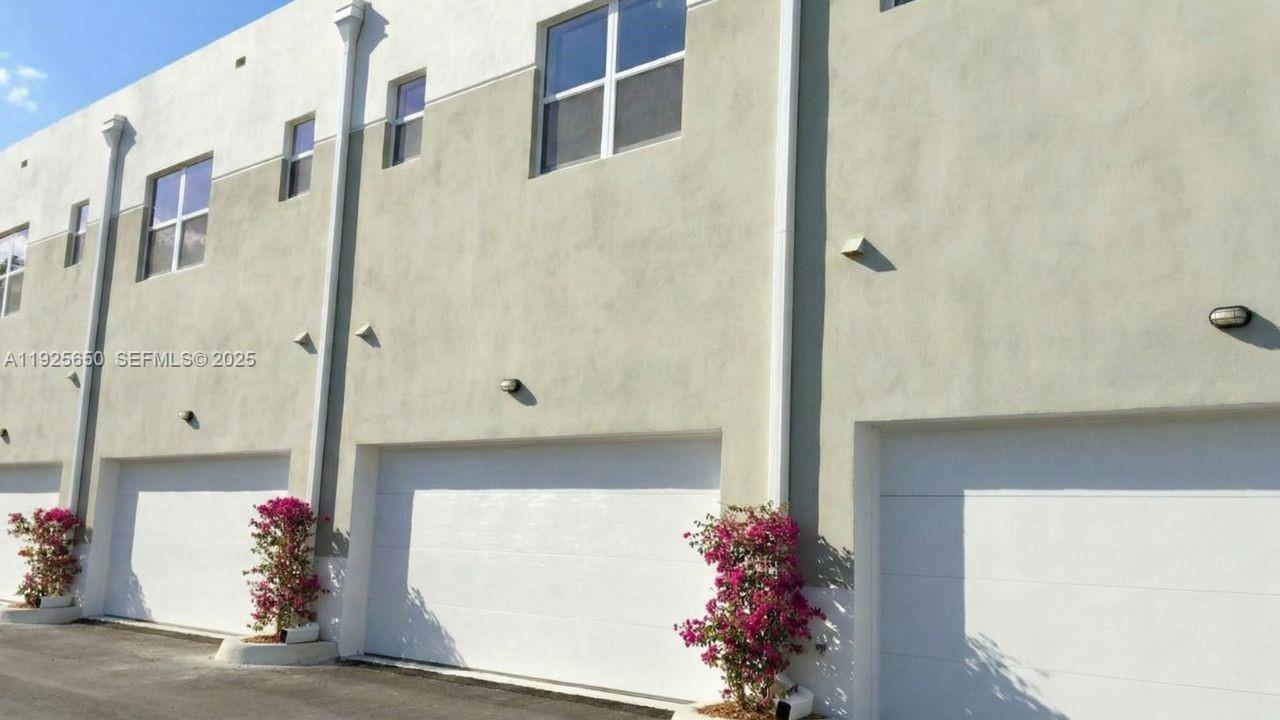 URBAN VILLAGE AT 5TH AVE - Residential Lease