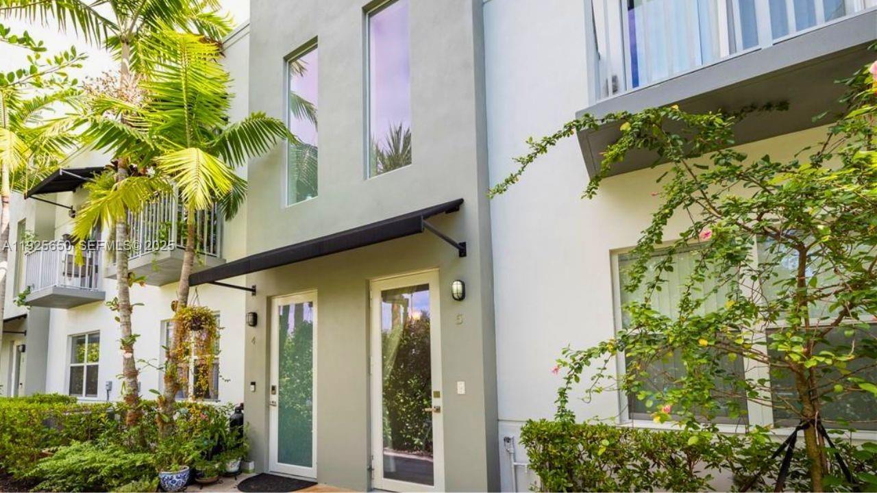 URBAN VILLAGE AT 5TH AVE - Residential Lease