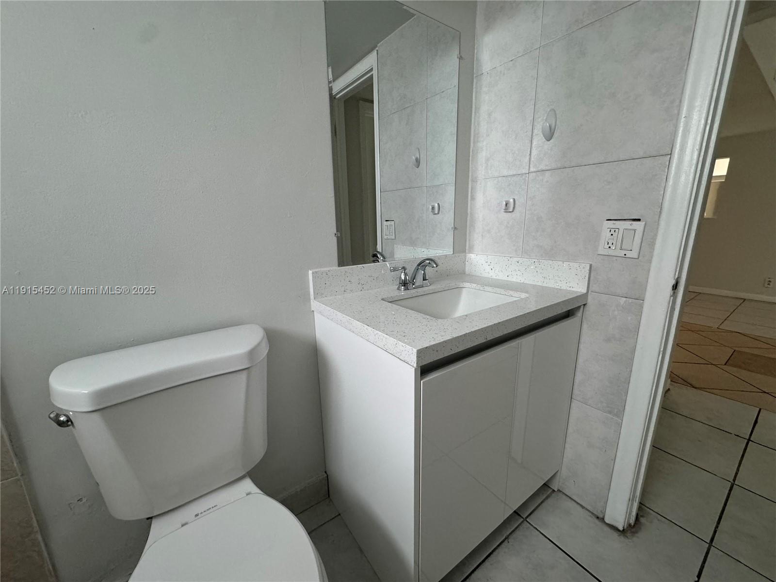 SOMMERSET CONDOMINIUMS - Residential Lease