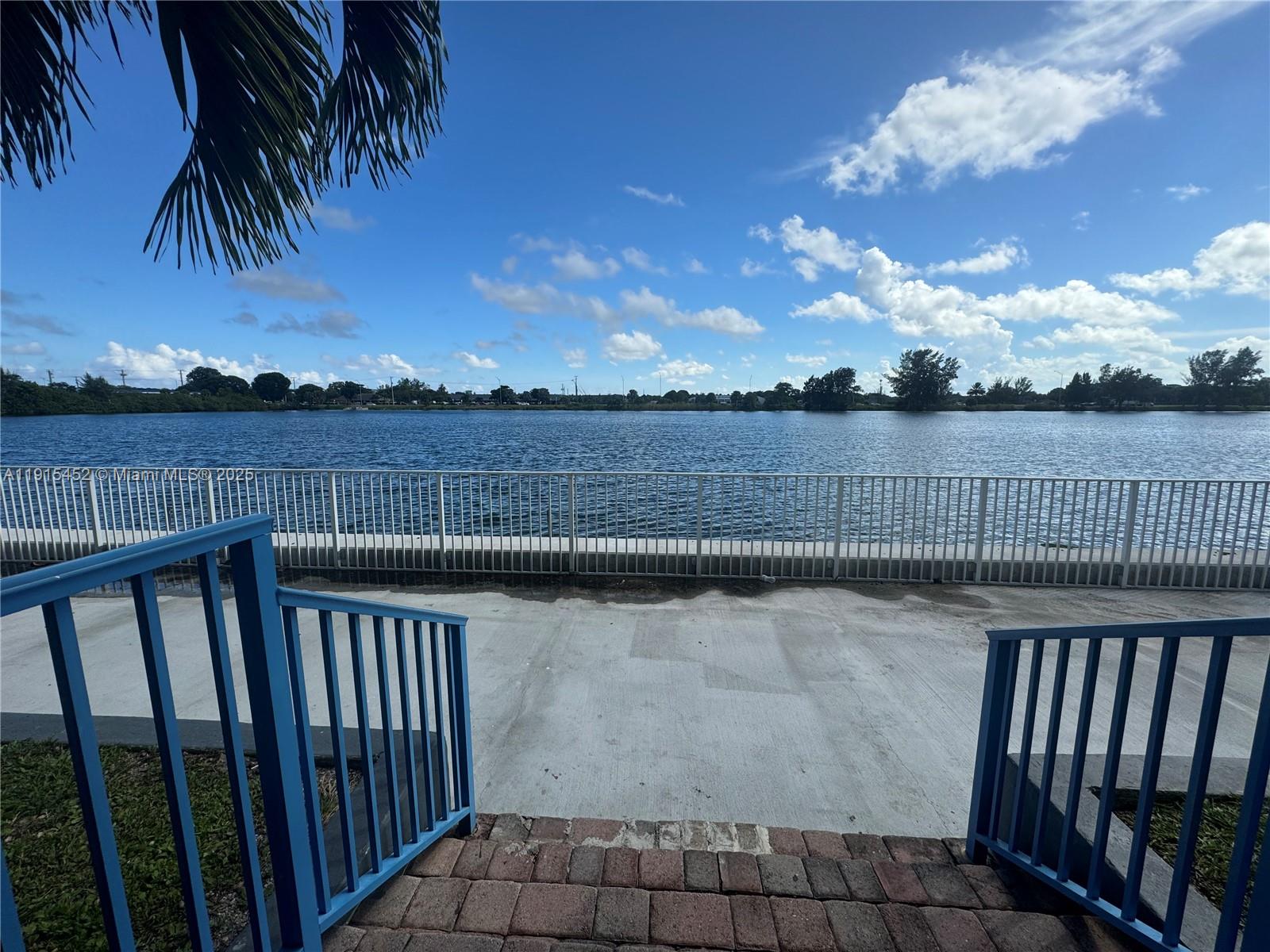 SOMMERSET CONDOMINIUMS - Residential Lease