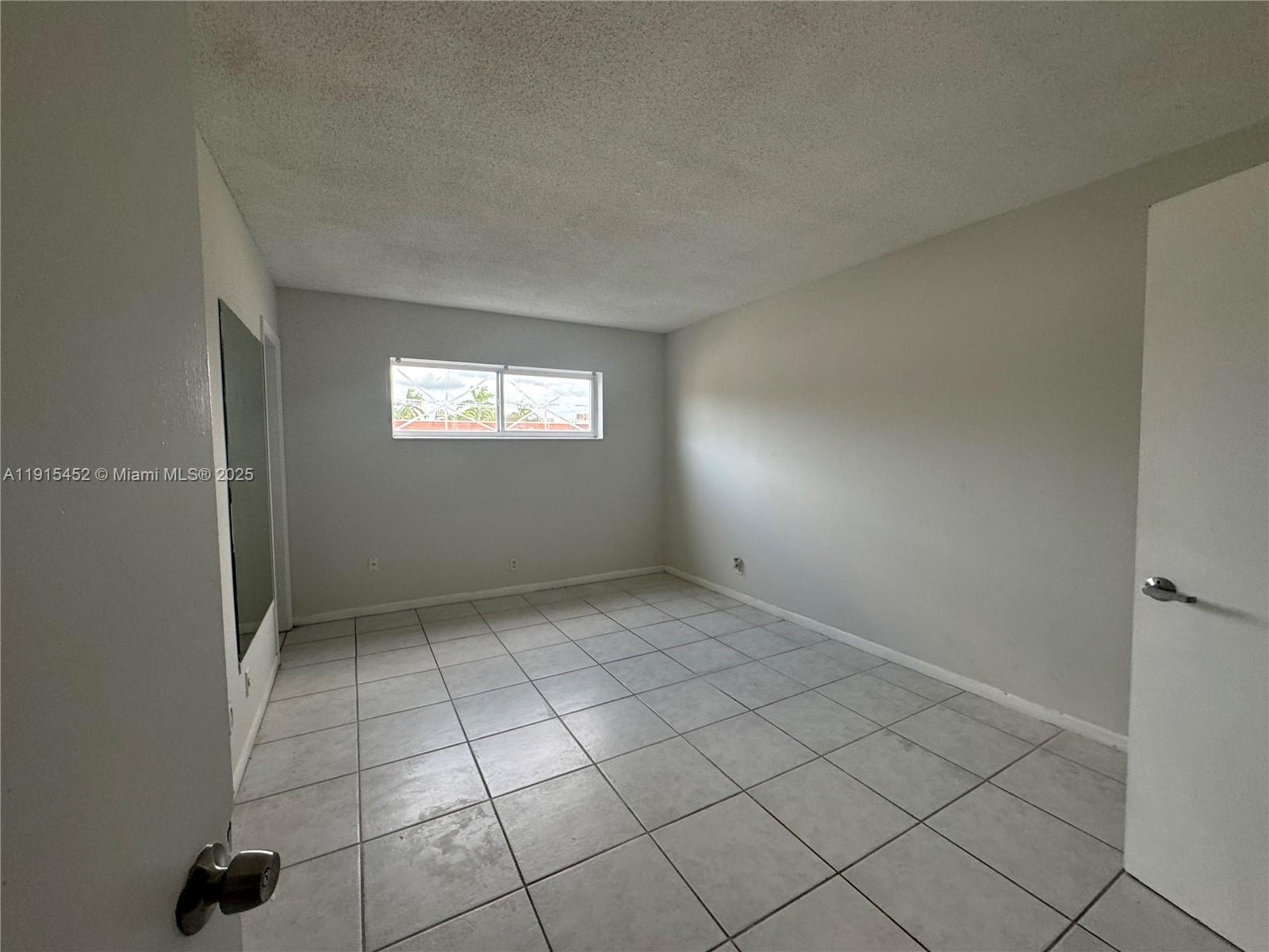 SOMMERSET CONDOMINIUMS - Residential Lease