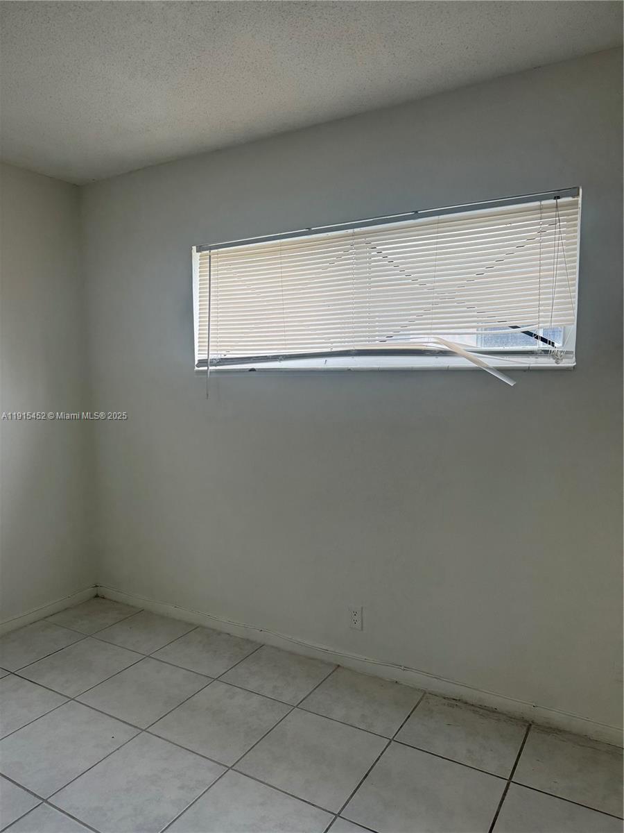 SOMMERSET CONDOMINIUMS - Residential Lease