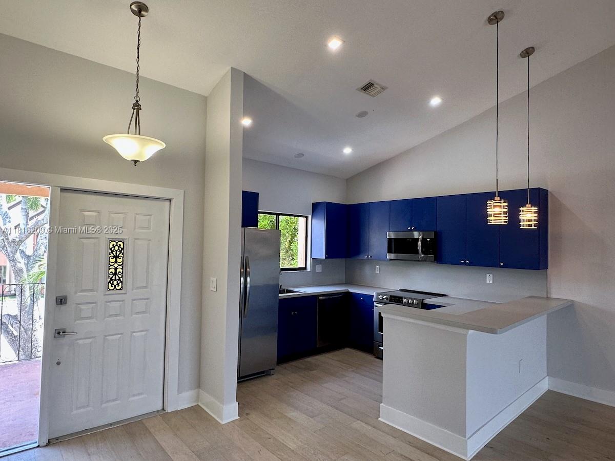 Rental Property at 8210 Nw 191st St 25-G, Hialeah, Miami-Dade County, Florida - Bedrooms: 1 
Bathrooms: 1  - $2,200 MO.