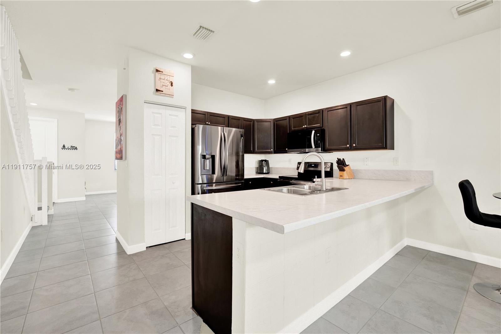 COCO PALM ESTATES - Residential