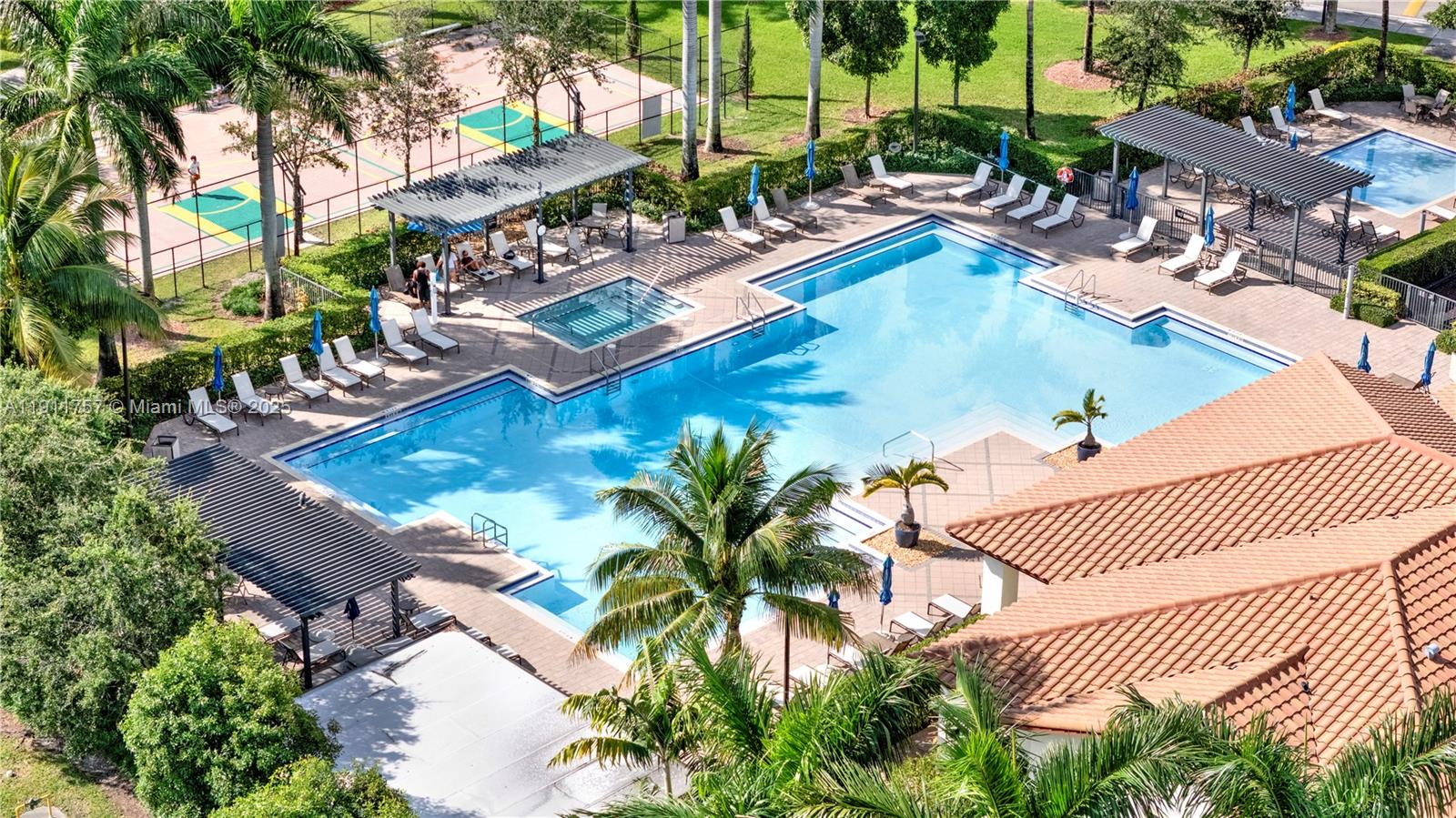 COCO PALM ESTATES - Residential