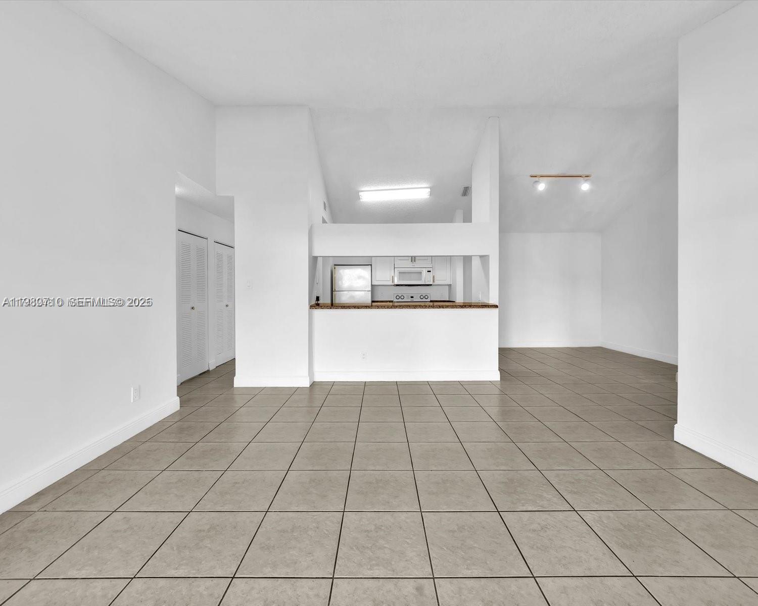 ROYAL PALM PLACE - Residential