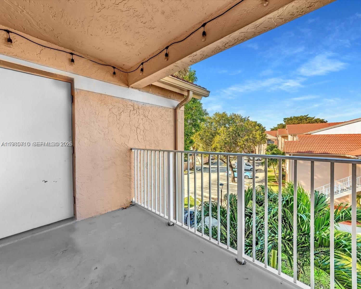 ROYAL PALM PLACE - Residential