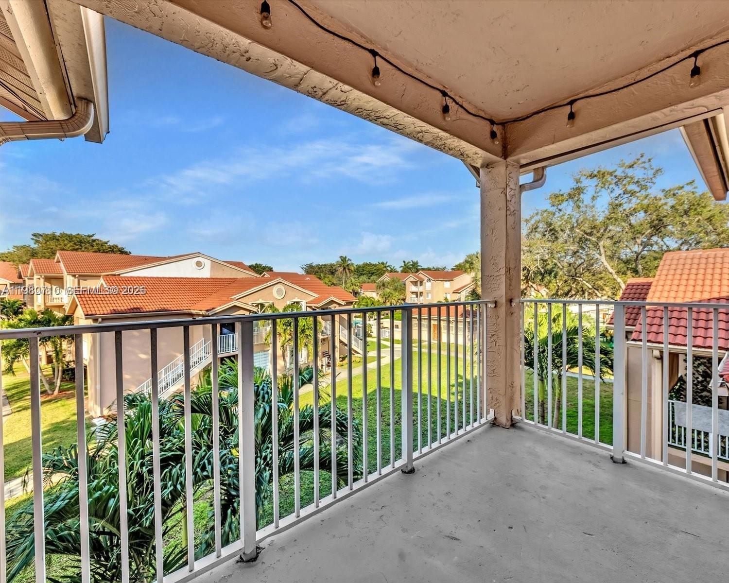 ROYAL PALM PLACE - Residential