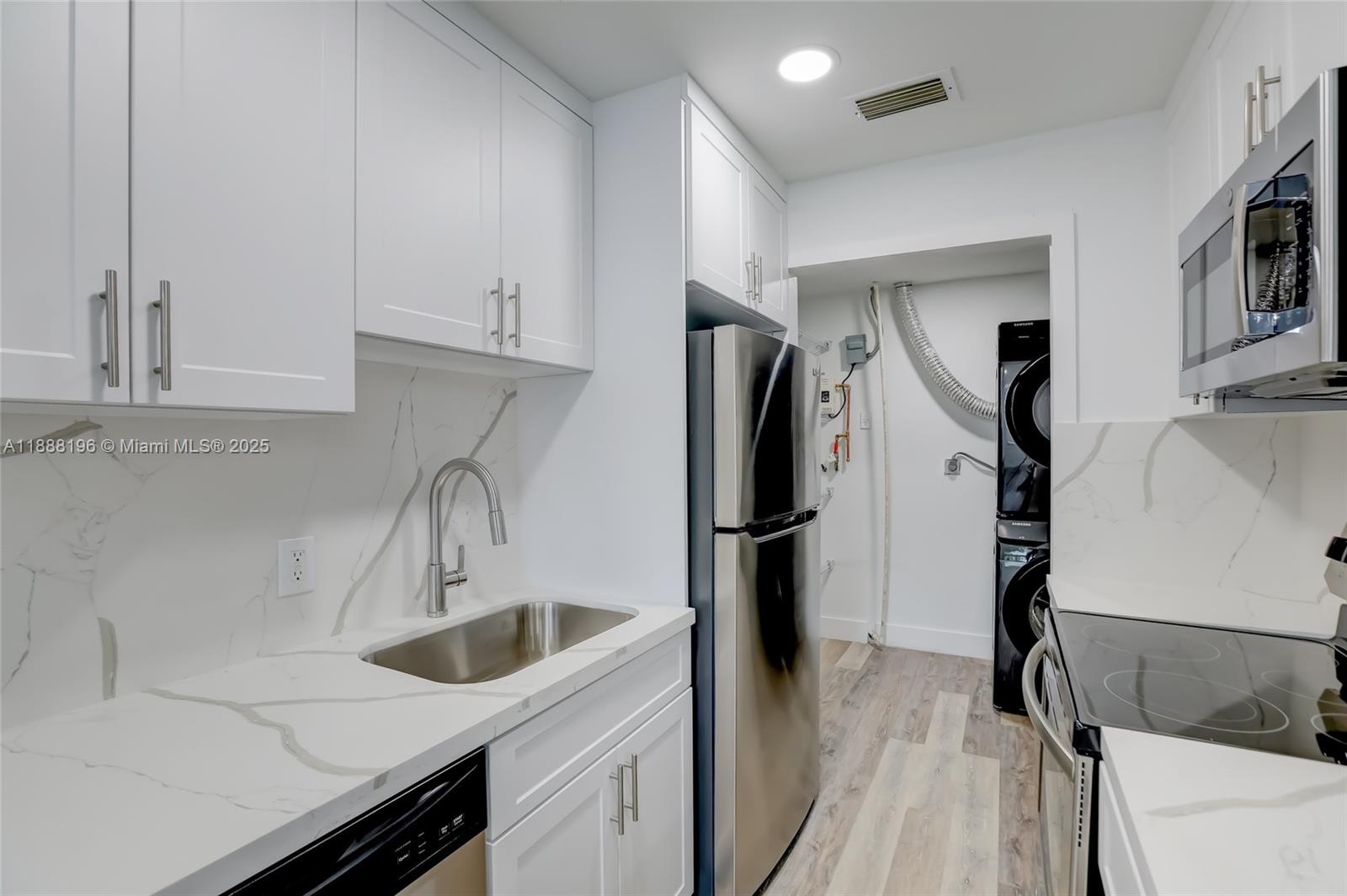MANDARIN ISLE ADD - Residential Lease