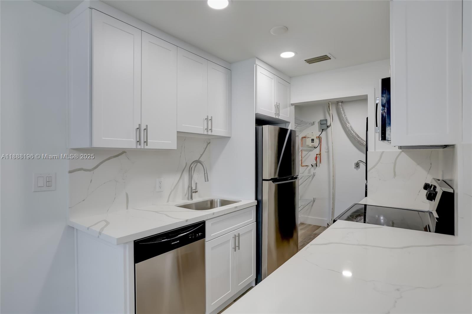 MANDARIN ISLE ADD - Residential Lease