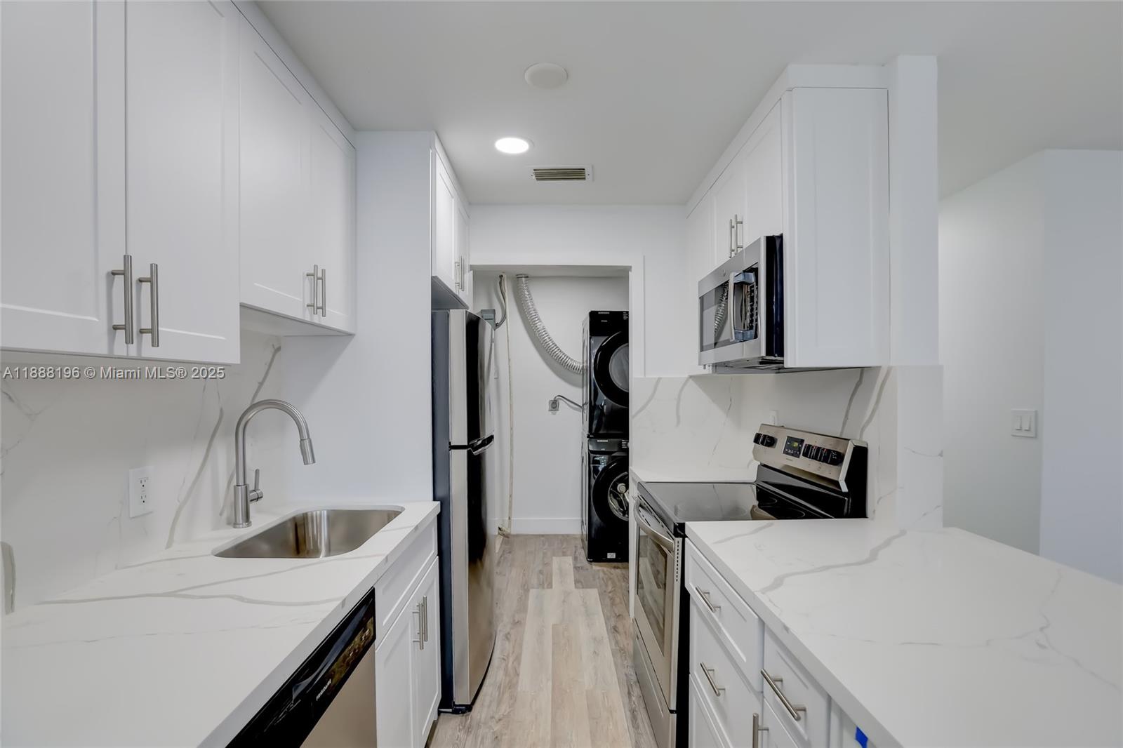 MANDARIN ISLE ADD - Residential Lease