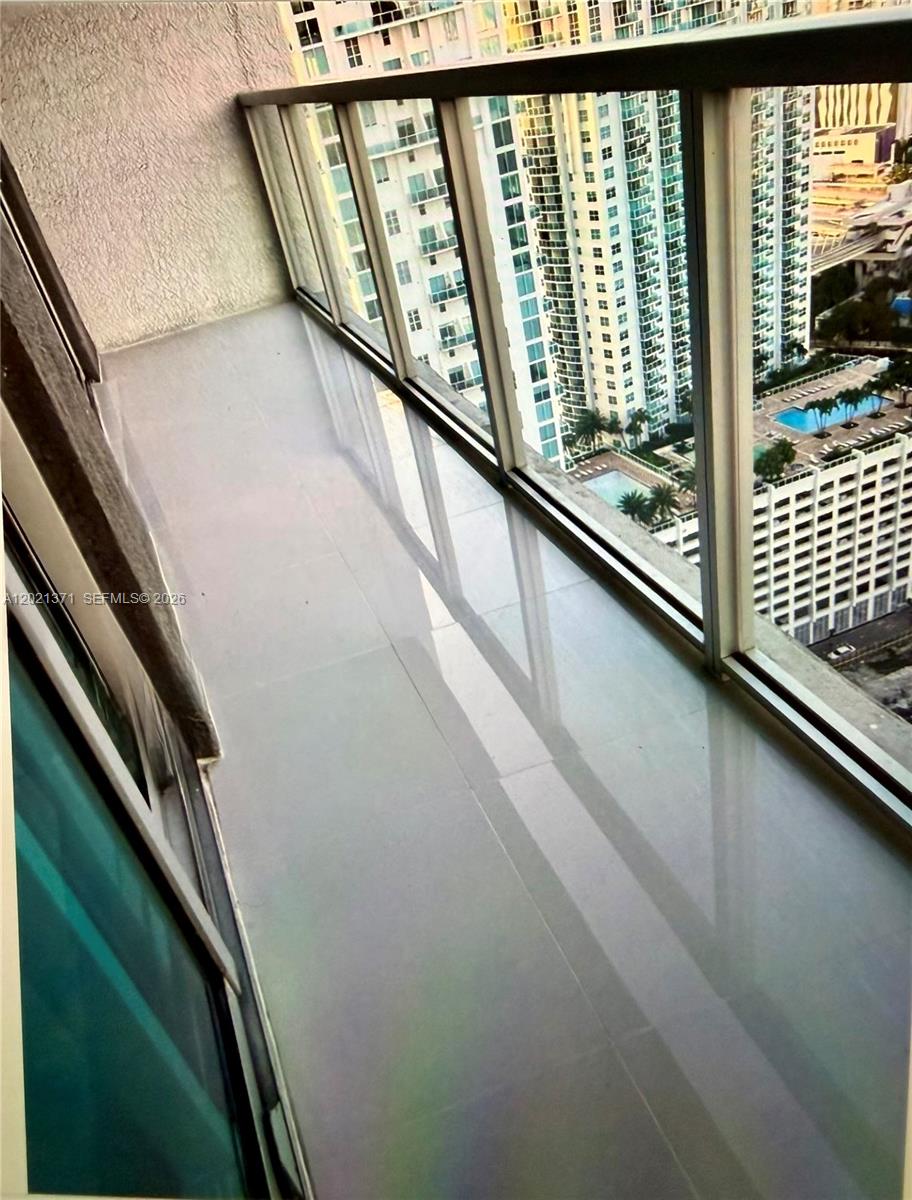 500 Brickell Ave 3503