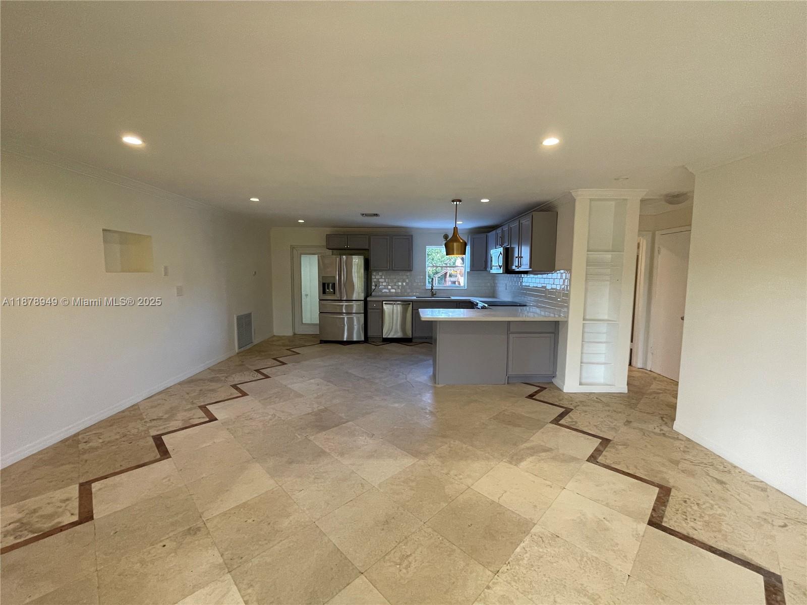 GULFSTREAM ESTATES NO 2 - Residential Lease