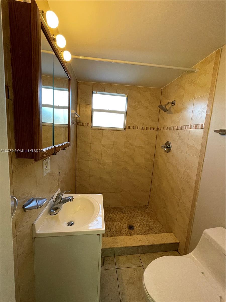 GULFSTREAM ESTATES NO 2 - Residential Lease