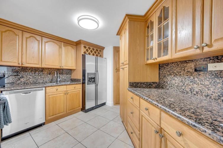 FOUR AMBASSADORS CONDO PH - Residential