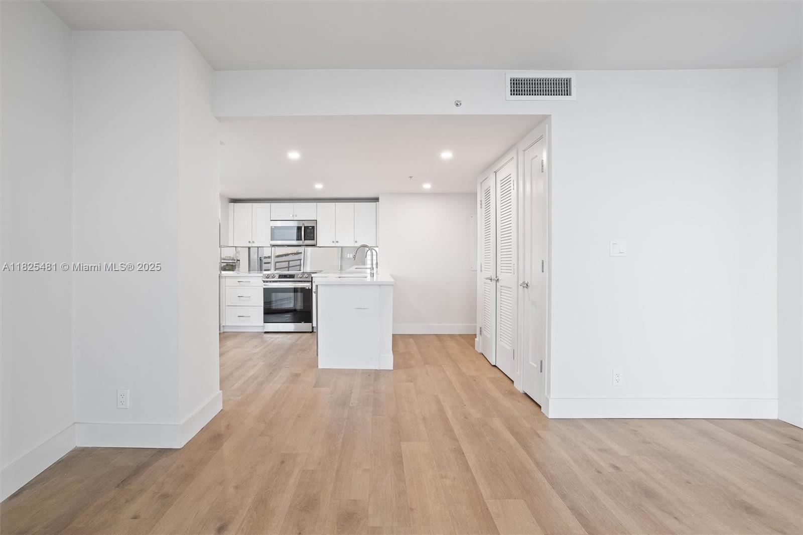 555 NE 34th St 2401