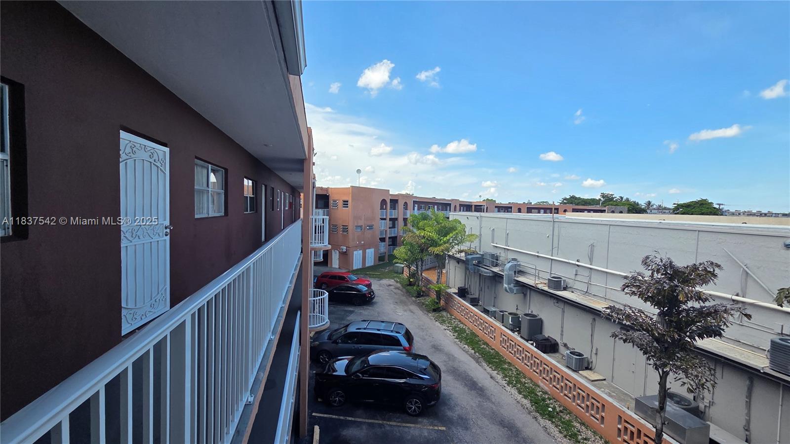 6800 W 16th Dr 302