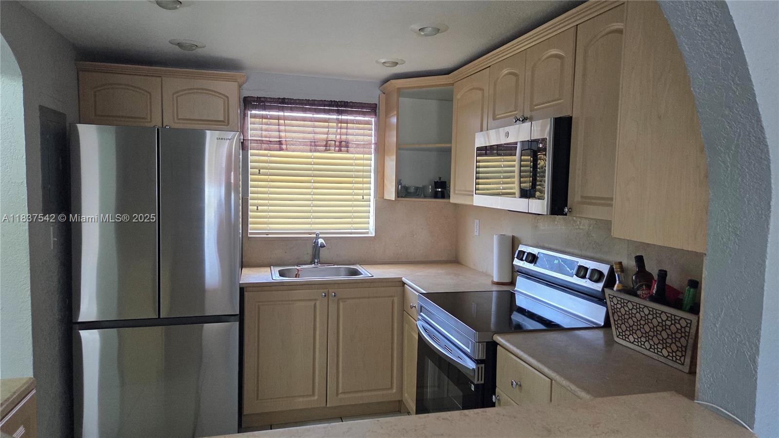 6800 W 16th Dr 302