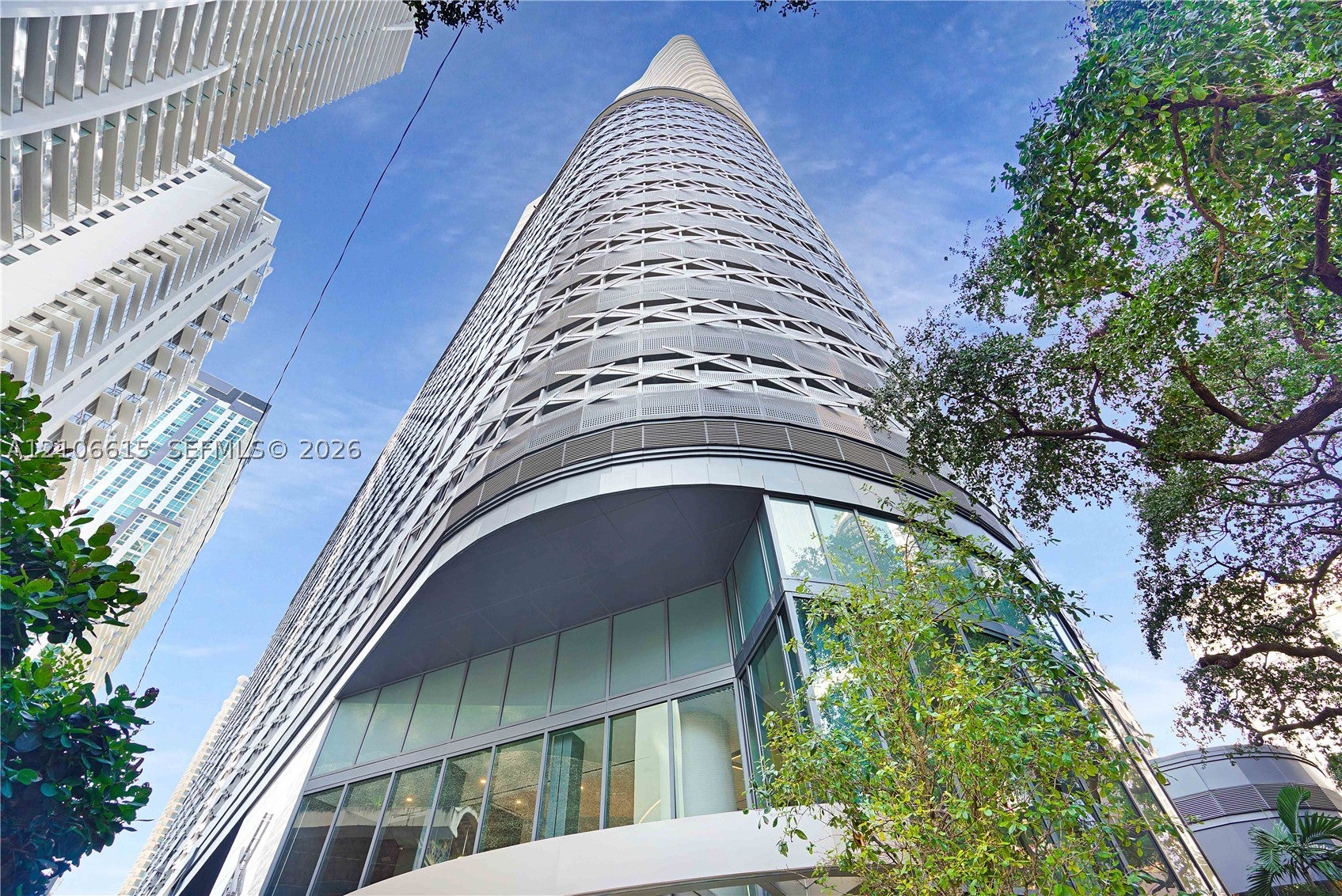 1000 Brickell Plz 1906