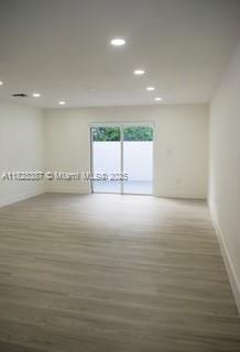 HOLLYWOOD LAWNS - Residential