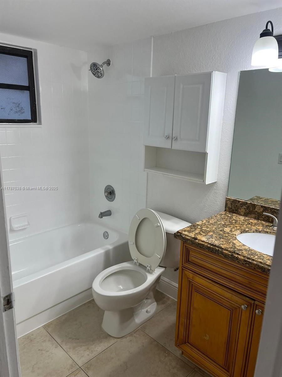 PALM BEACH PLACE CONDO - Residential Lease