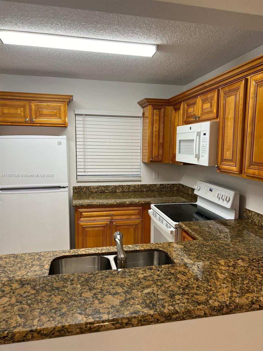 PALM BEACH PLACE CONDO - Residential Lease