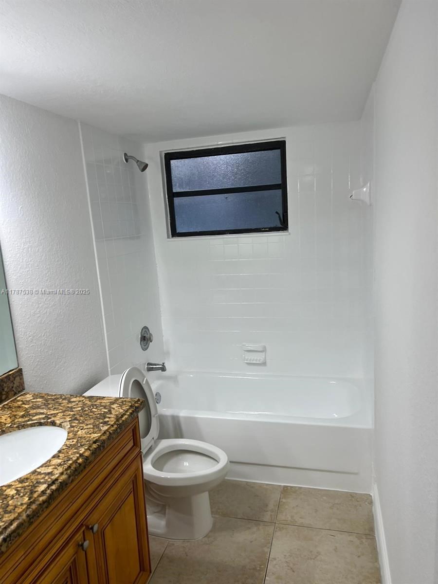 PALM BEACH PLACE CONDO - Residential Lease