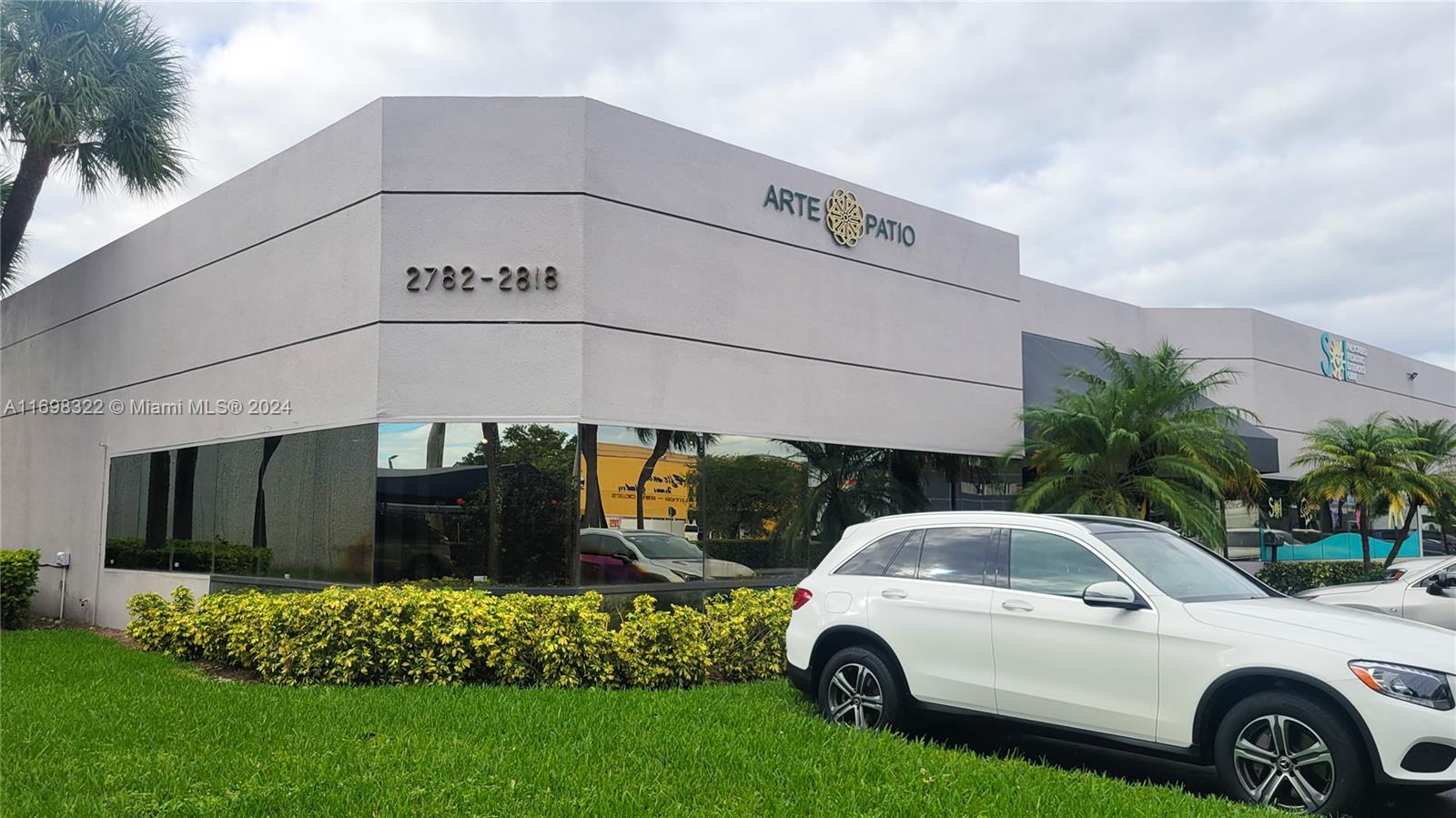 • Across the street from Jackson West Hospital
• In close proximity to Miami International Airport, offices, retail centers and industrial parks
• Excellent location in the heart of Doral
• Easy access to and from all major through fares: Palmetto Expressway (SR-826), Dolphin Expressway (SR-836) and Florida’s Turnpike
• Frontage/exposure/signage to NW 79th Avenue
• Two (2) restrooms
• Beautiful showroom area featuring sheet rock drop ceiling, spot lighting, and much more
• Private office area
• Break room