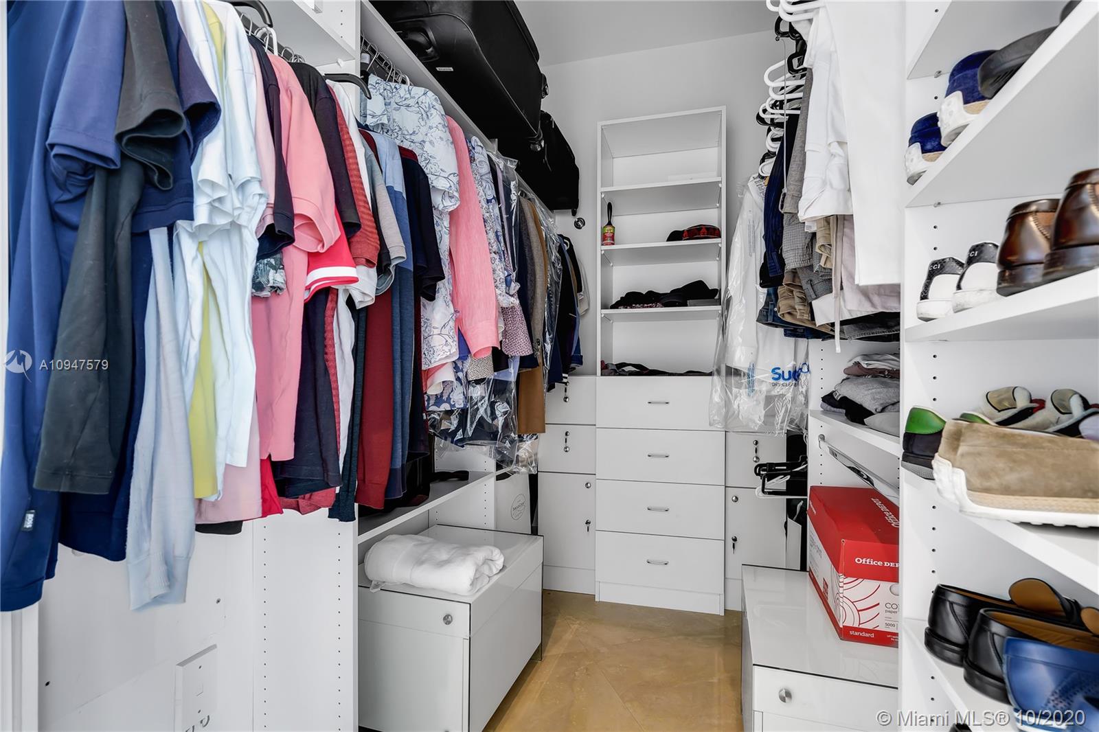 CARBONELL CONDO - Residential