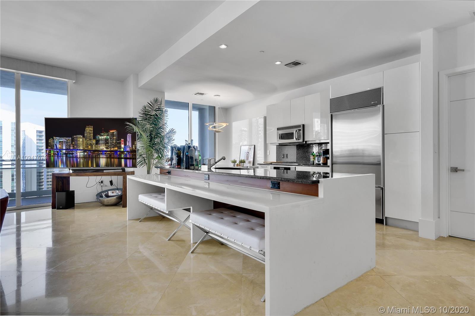 CARBONELL CONDO - Residential