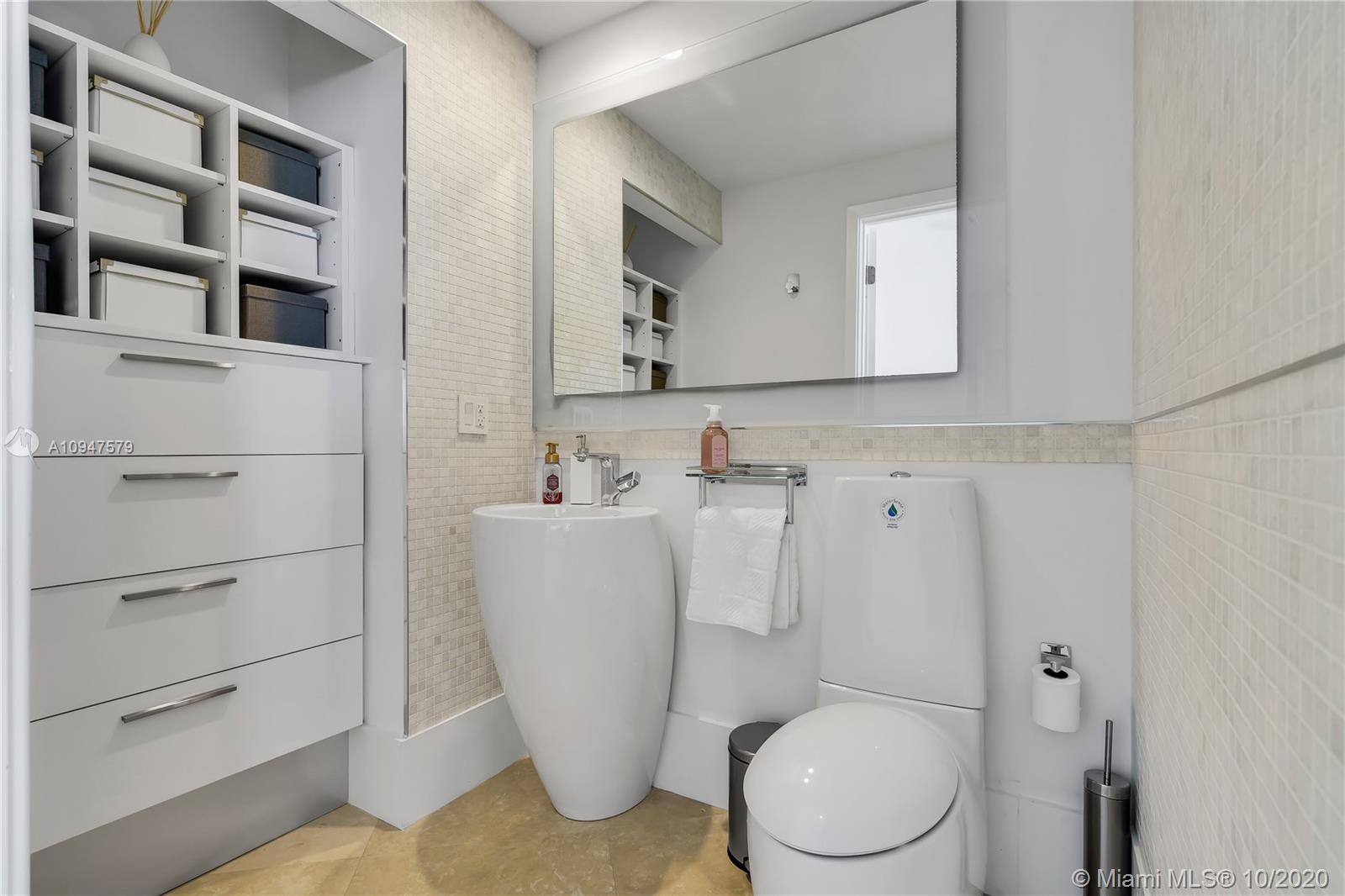 CARBONELL CONDO - Residential