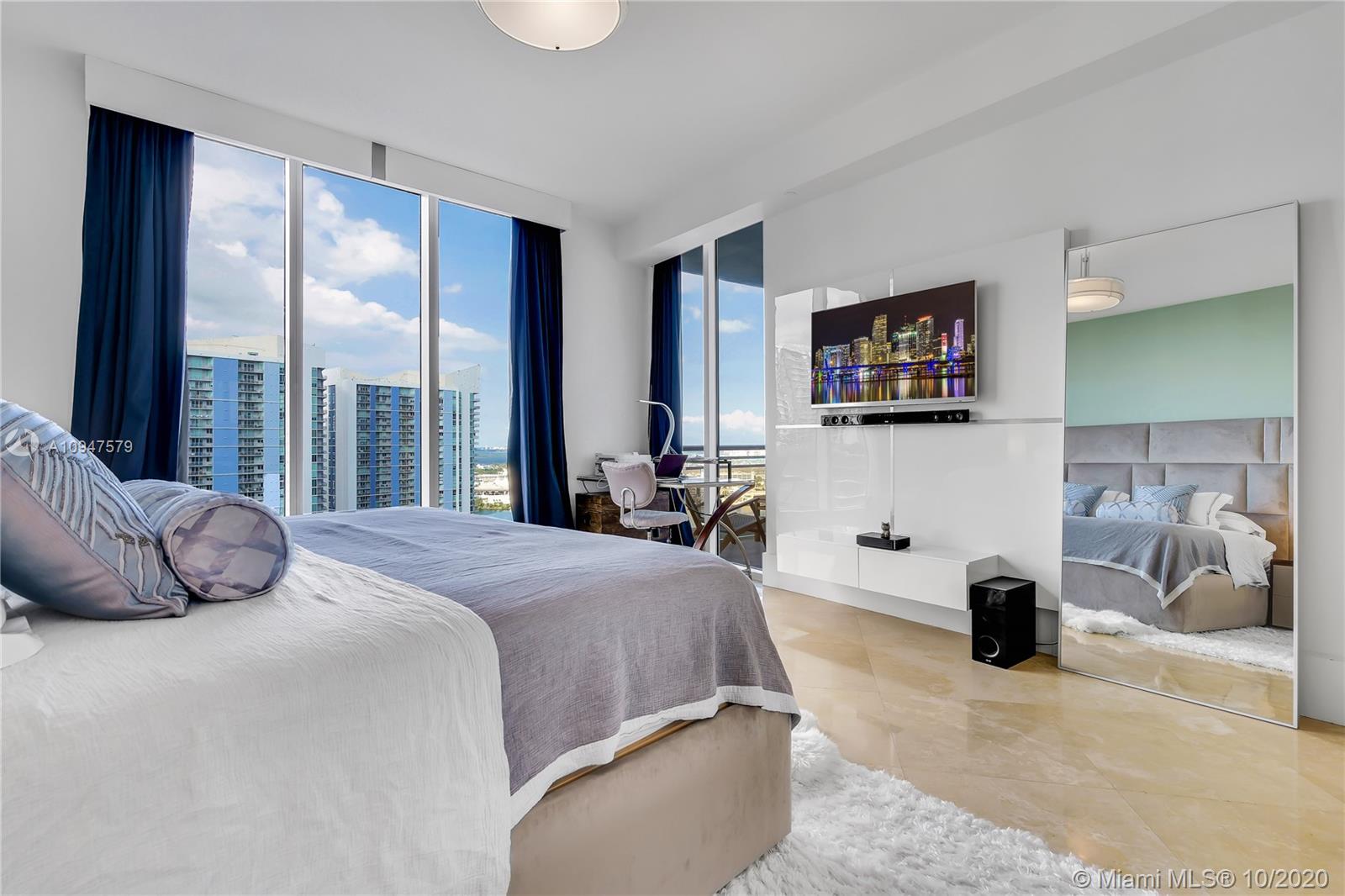 CARBONELL CONDO - Residential