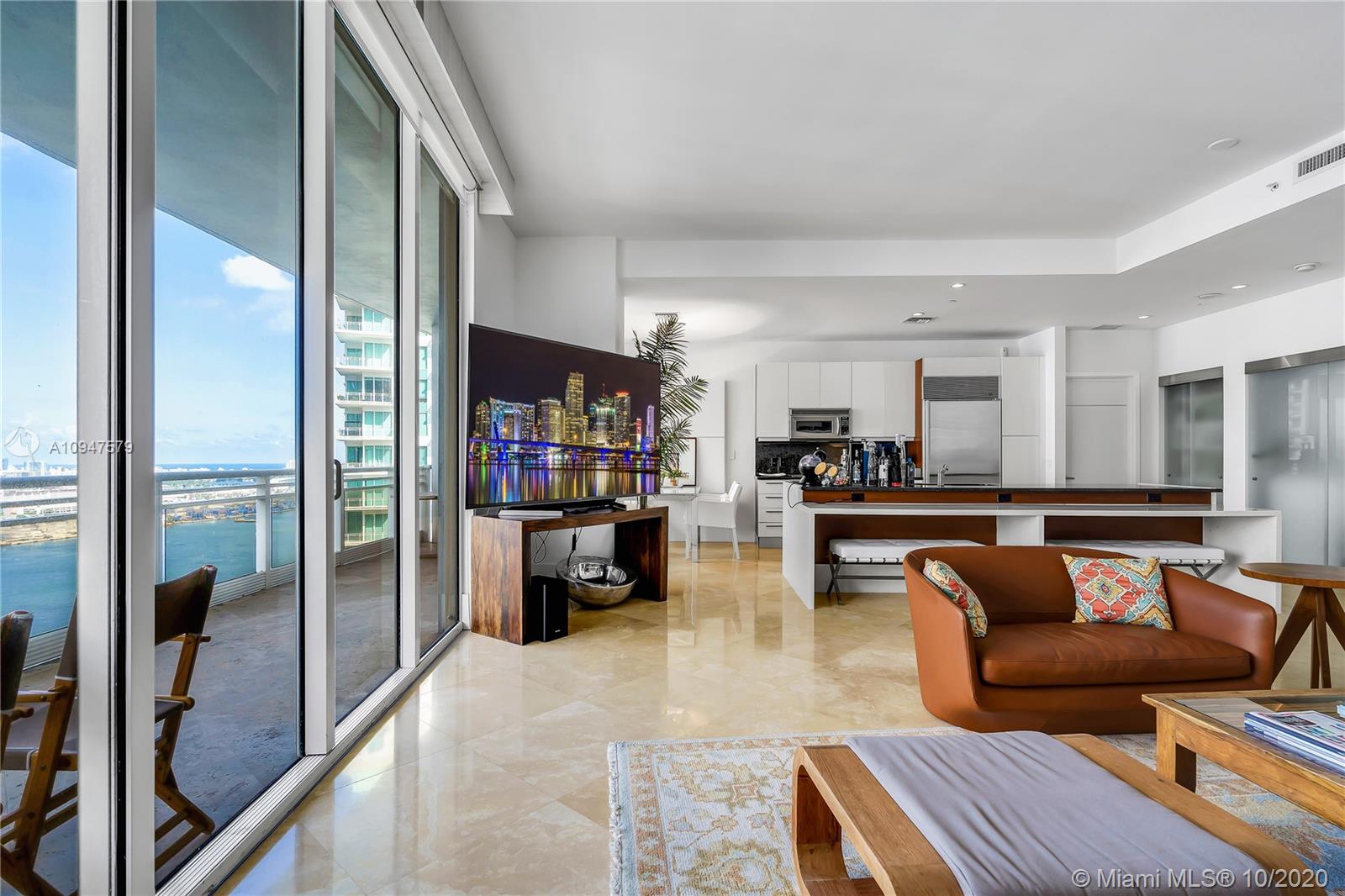 CARBONELL CONDO - Residential