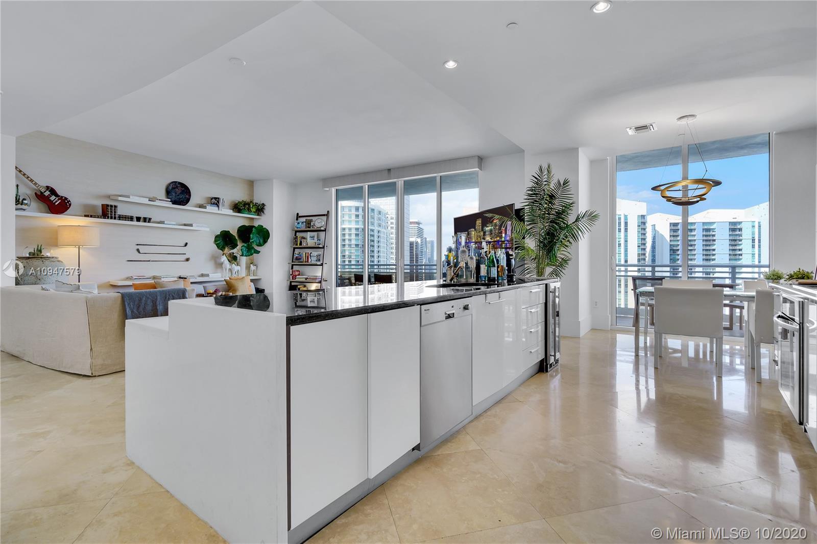 CARBONELL CONDO - Residential