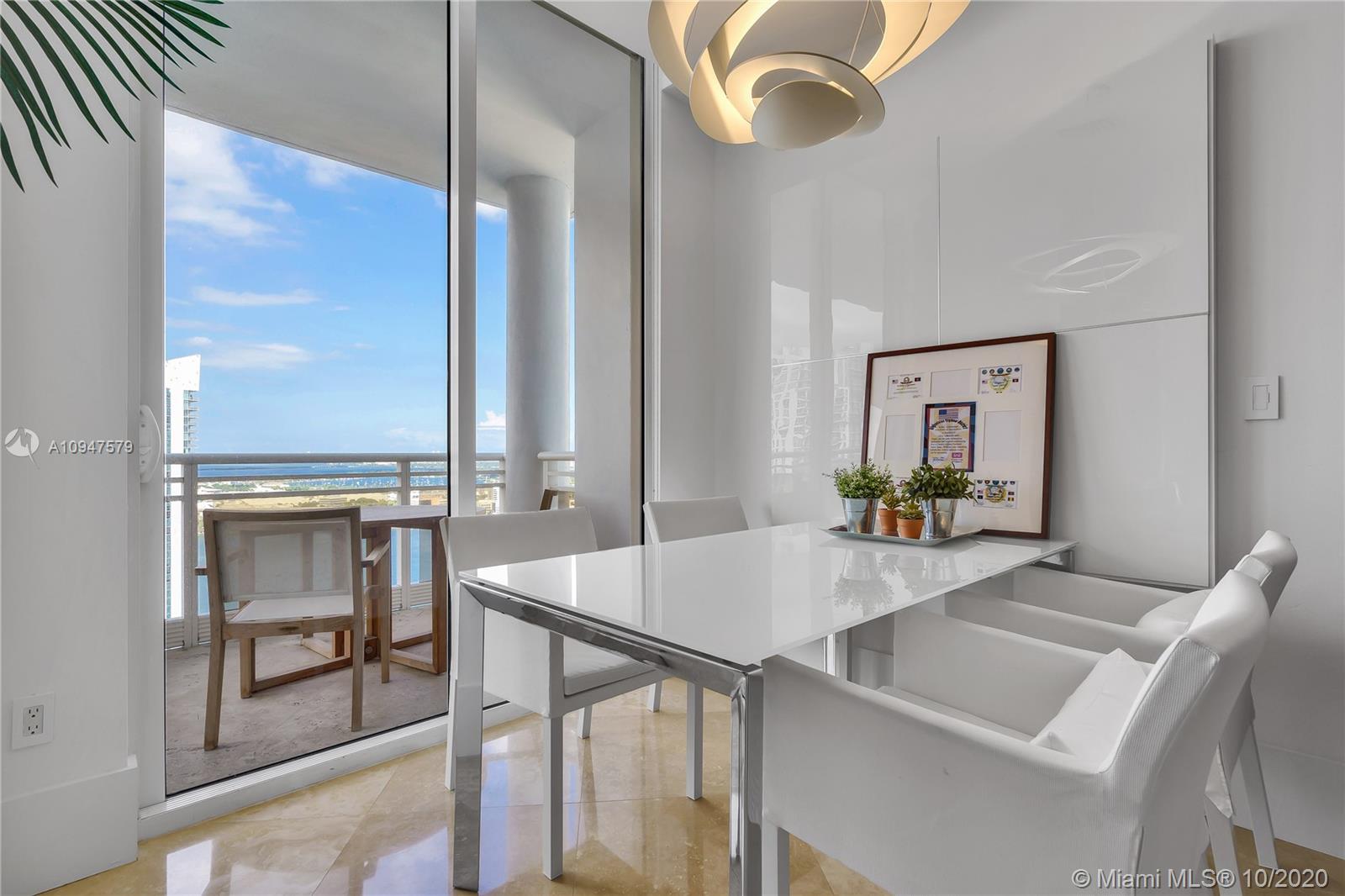 CARBONELL CONDO - Residential