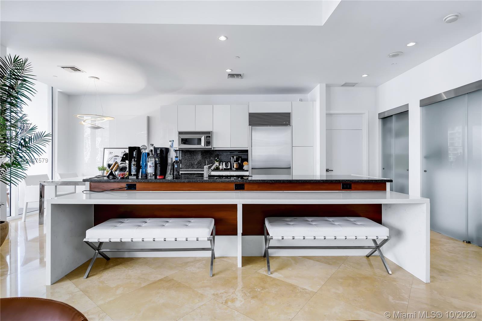 CARBONELL CONDO - Residential