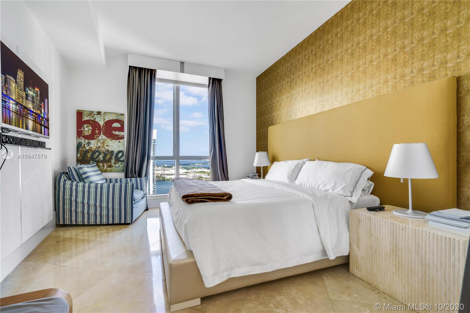 CARBONELL CONDO - Residential