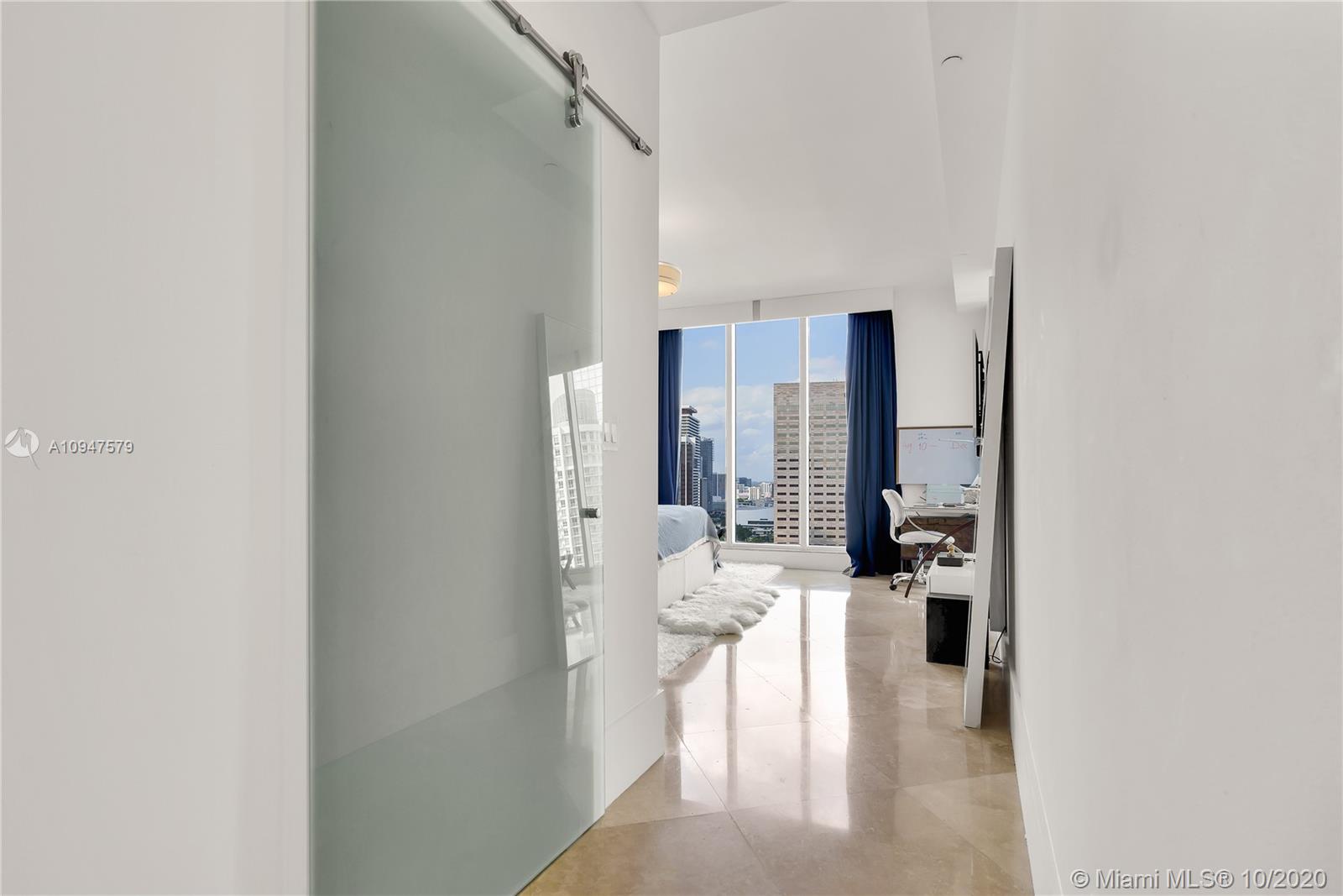 CARBONELL CONDO - Residential