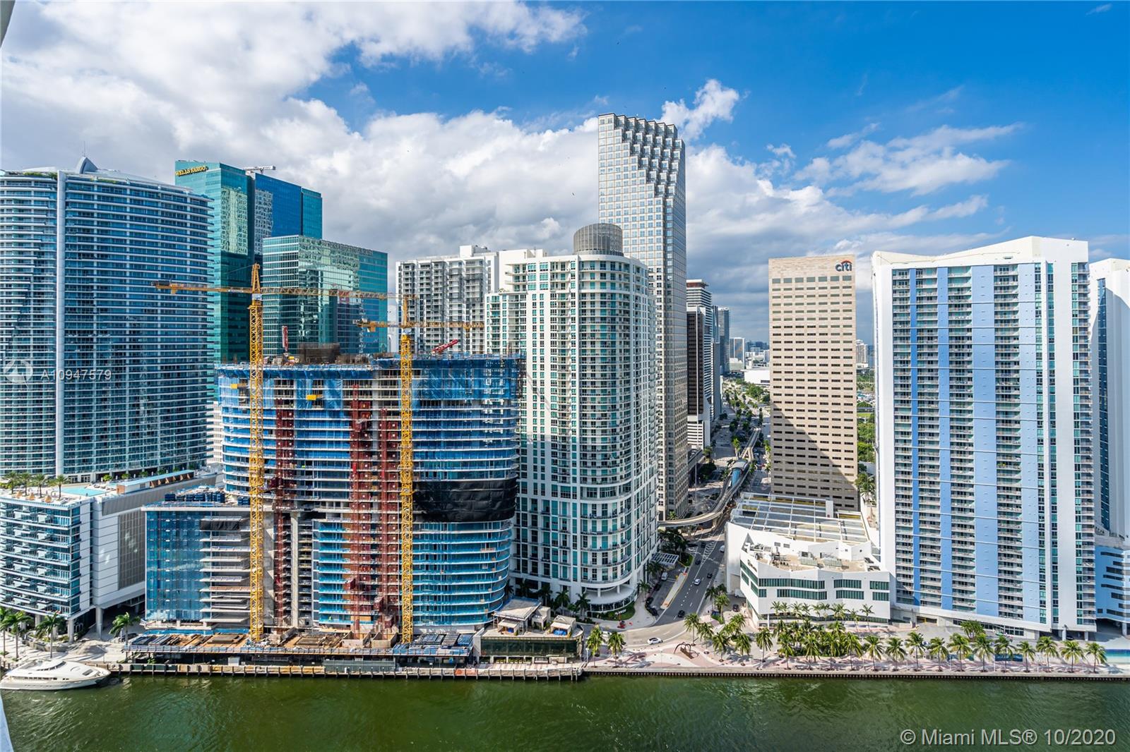 CARBONELL CONDO - Residential