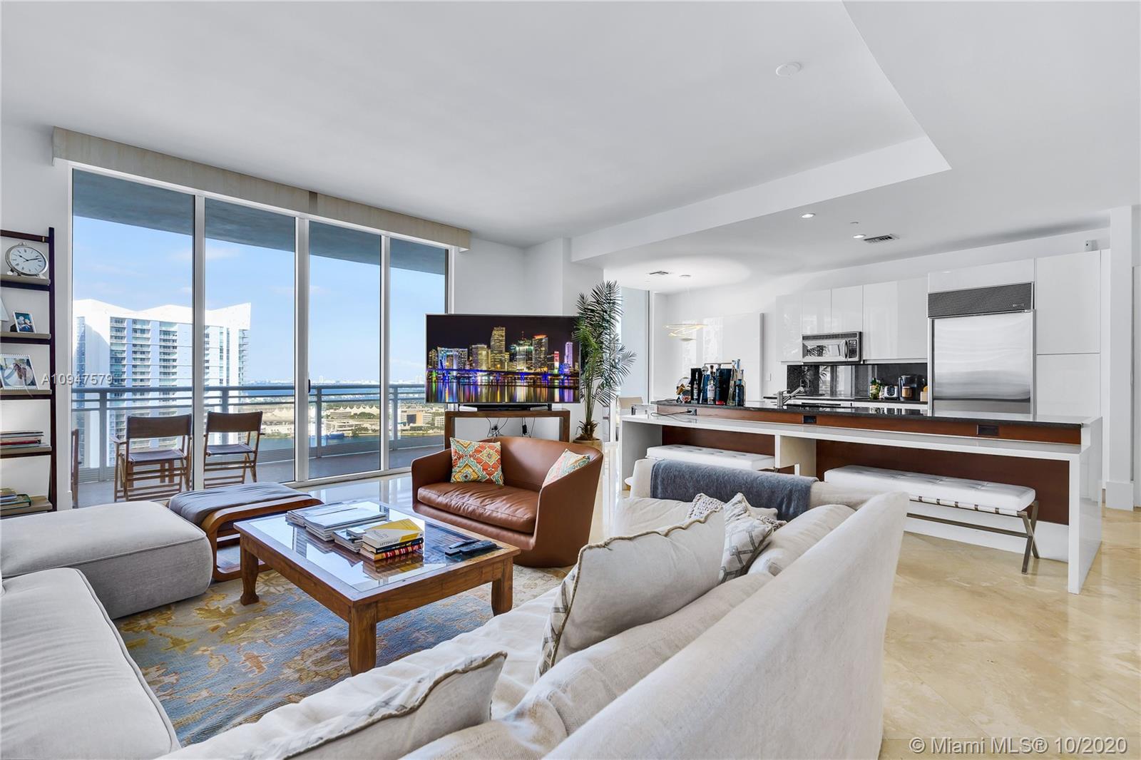 CARBONELL CONDO - Residential