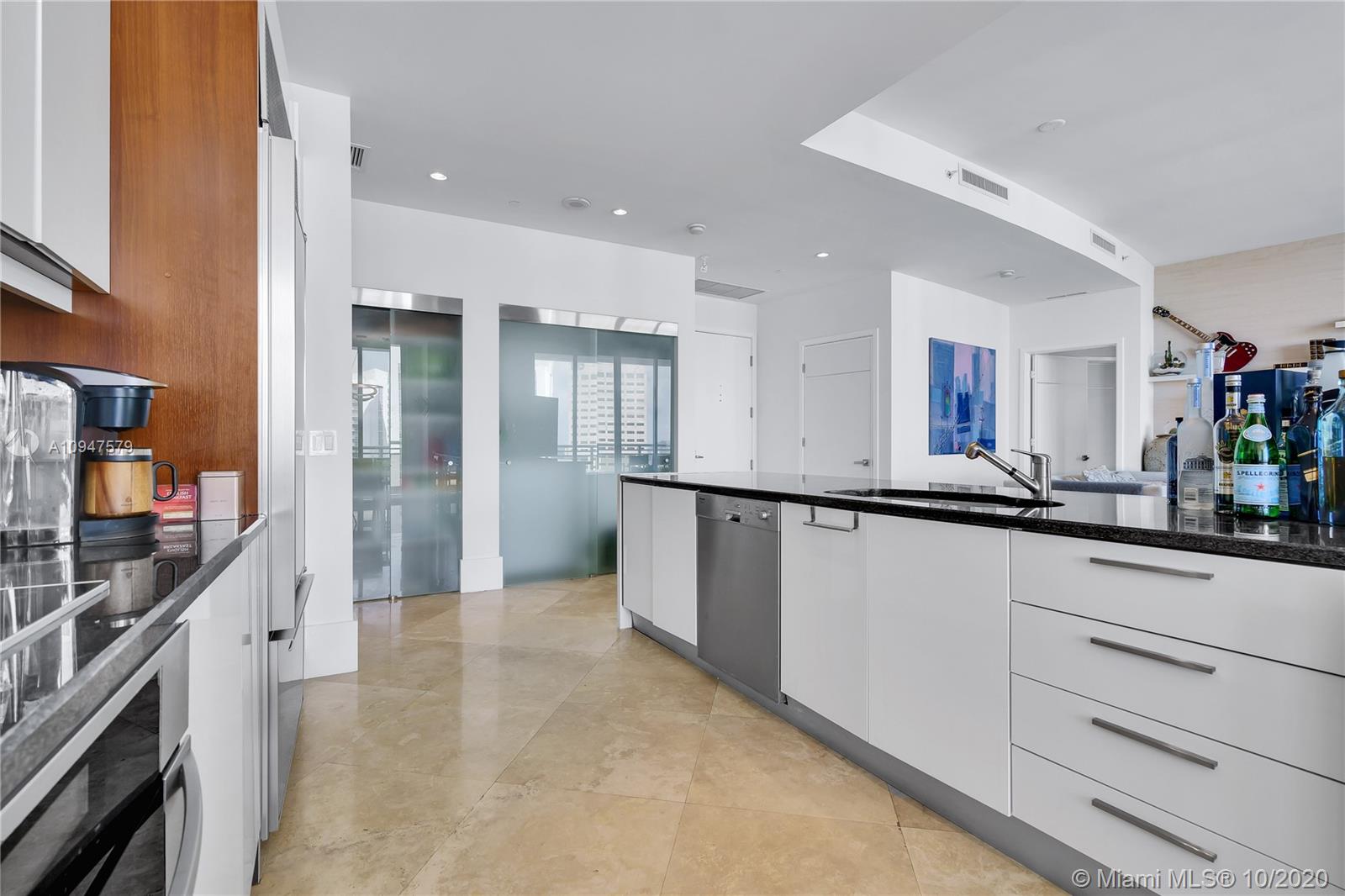 CARBONELL CONDO - Residential