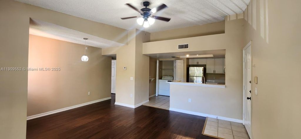 Photo of 4151 N Haverhill Rd #1523, West Palm Beach, FL 33417 (MLS # A11909552)