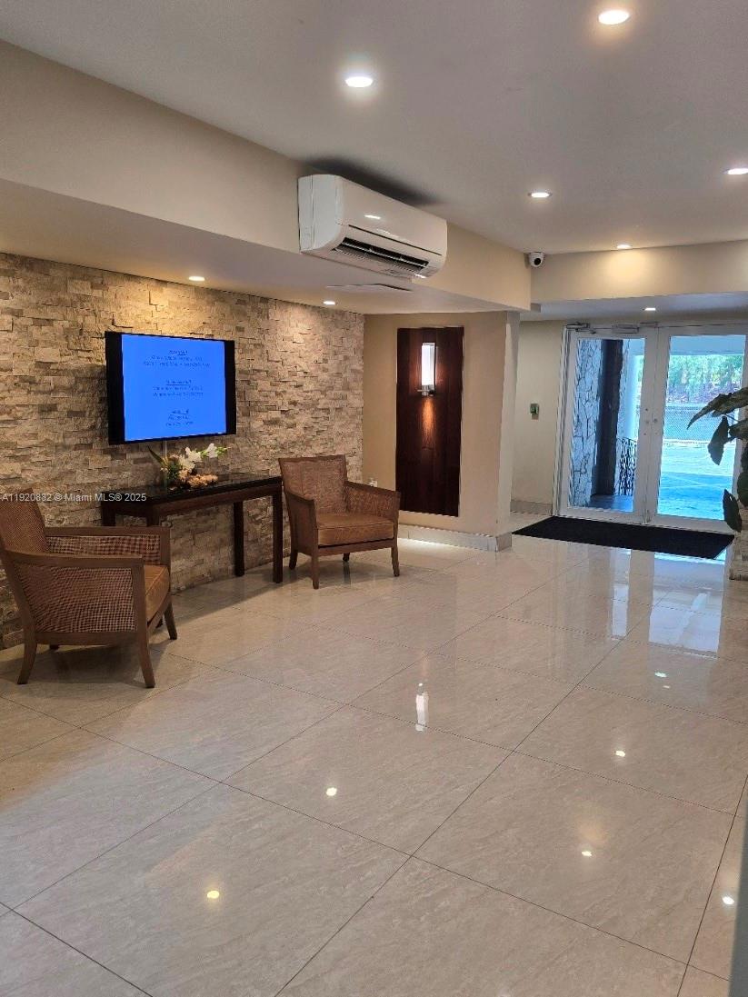 300 Diplomat Pkwy 207