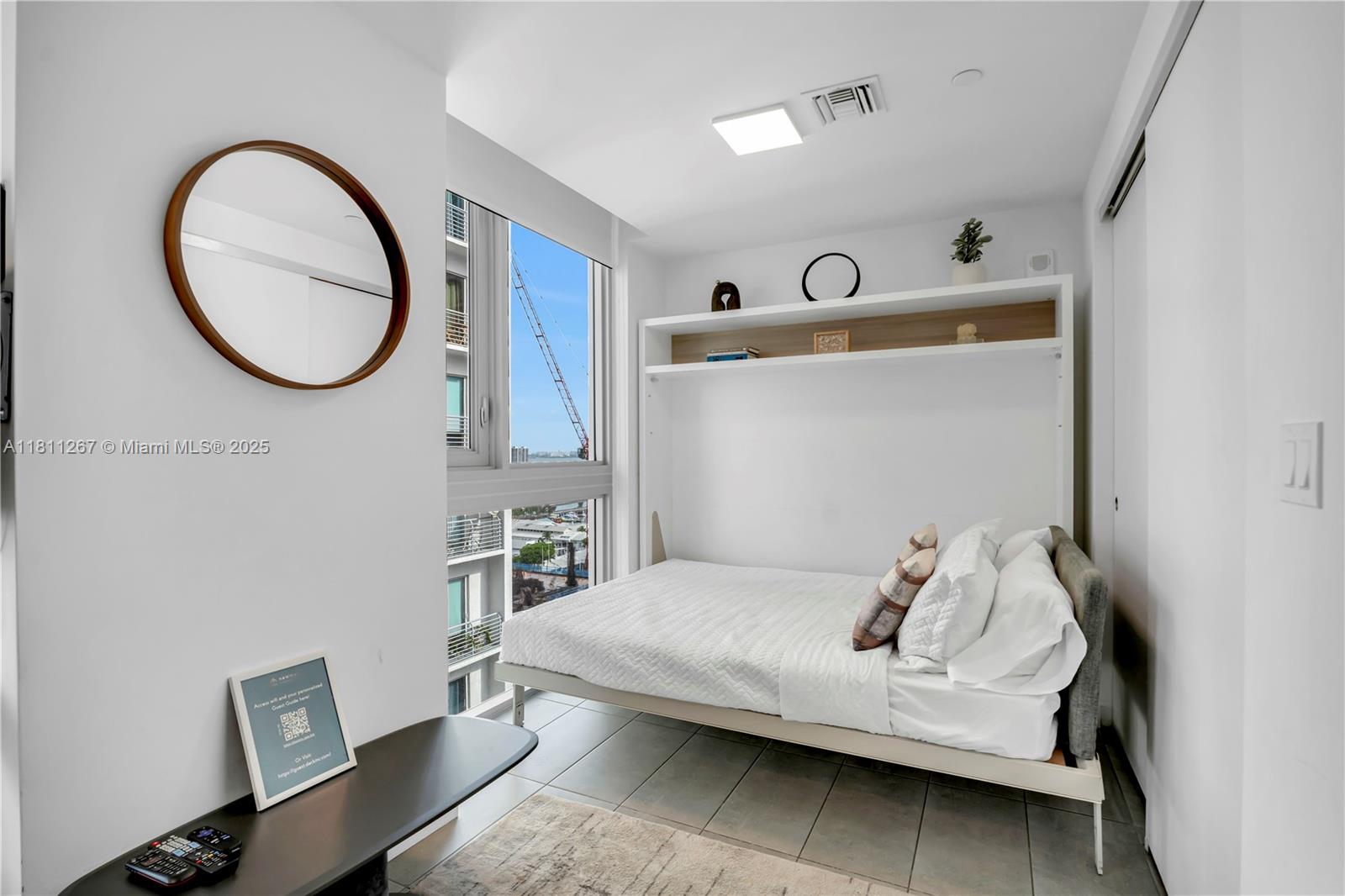 227 NE 2nd St 2208