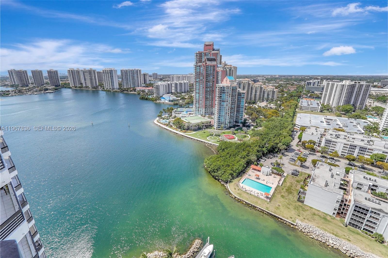 MYSTIC POINTE TOWER 500 C - Residential