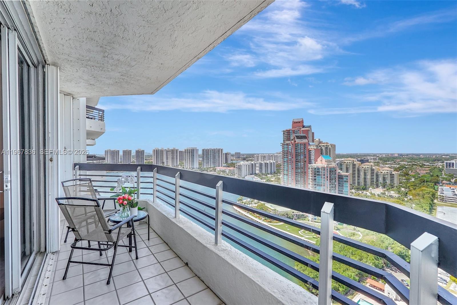 MYSTIC POINTE TOWER 500 C - Residential