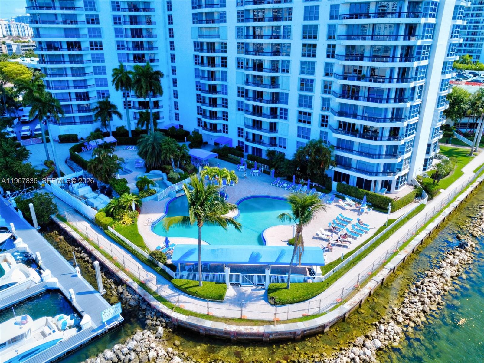 MYSTIC POINTE TOWER 500 C - Residential