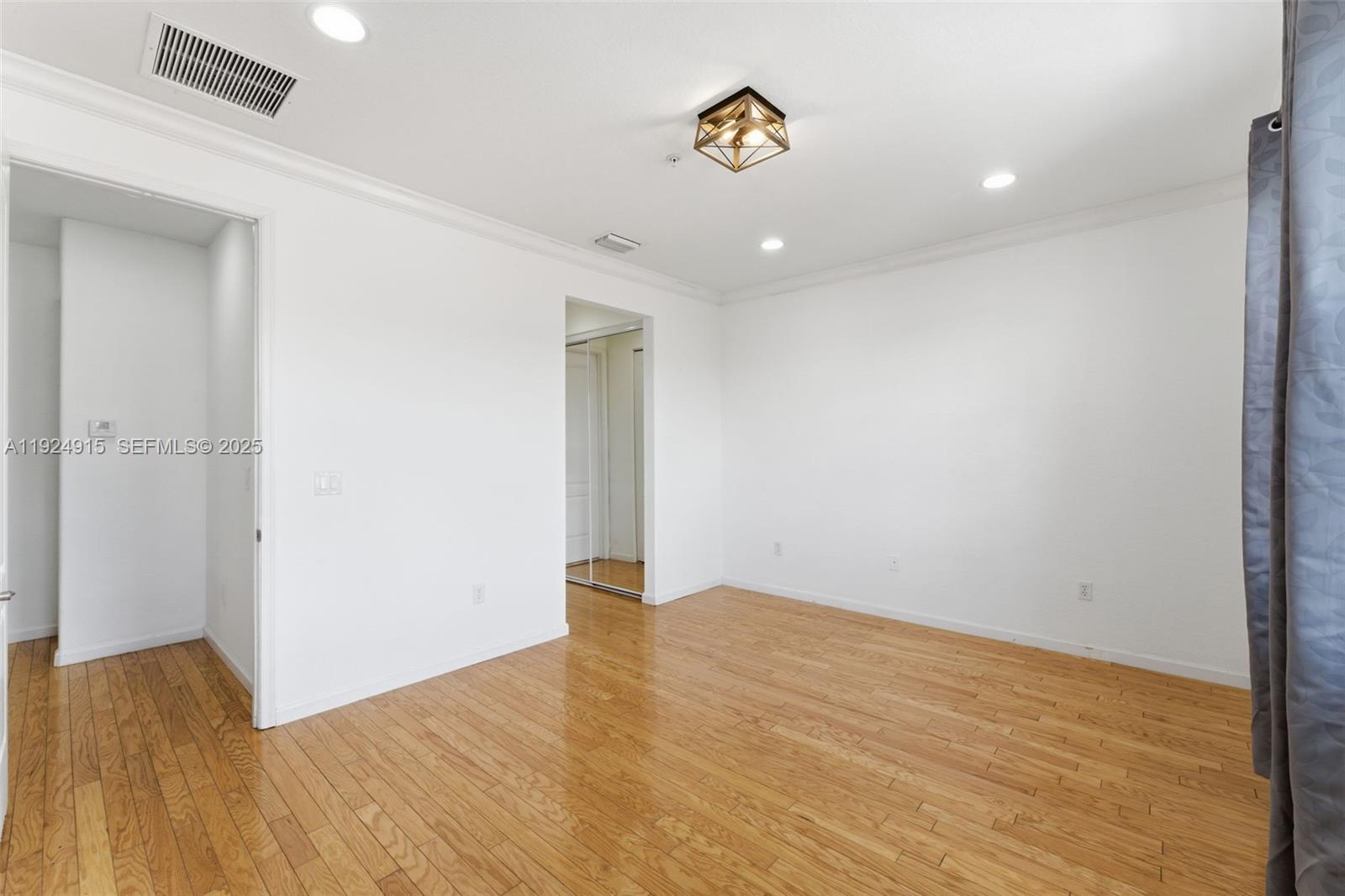 MONTCLAIR CONDO - Residential