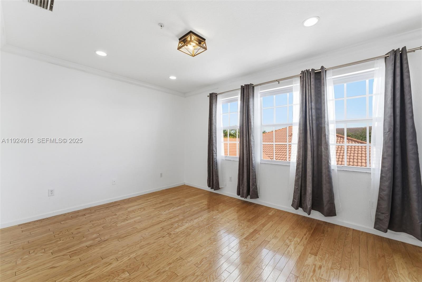 MONTCLAIR CONDO - Residential