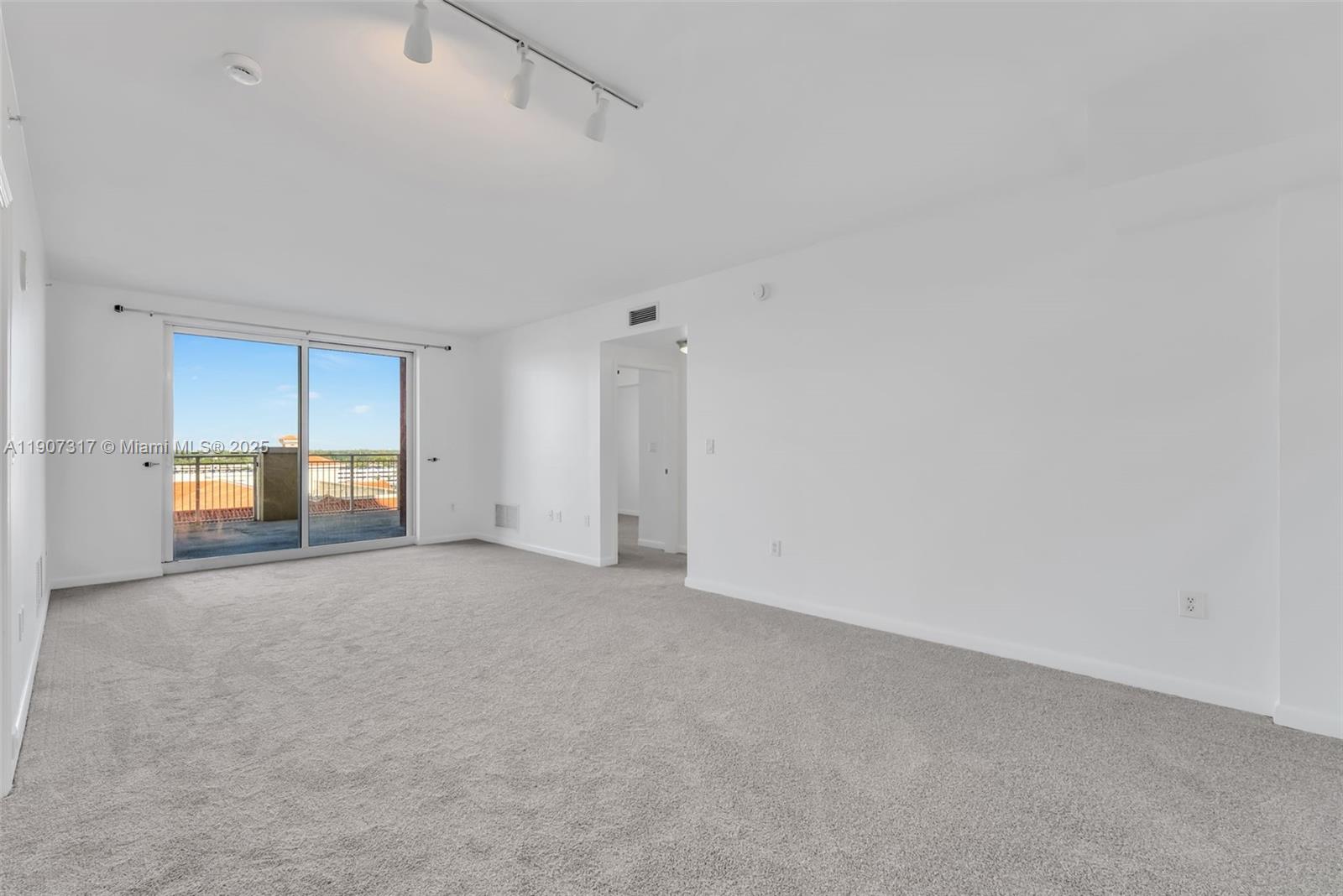 TOSCANO CONDO - Residential